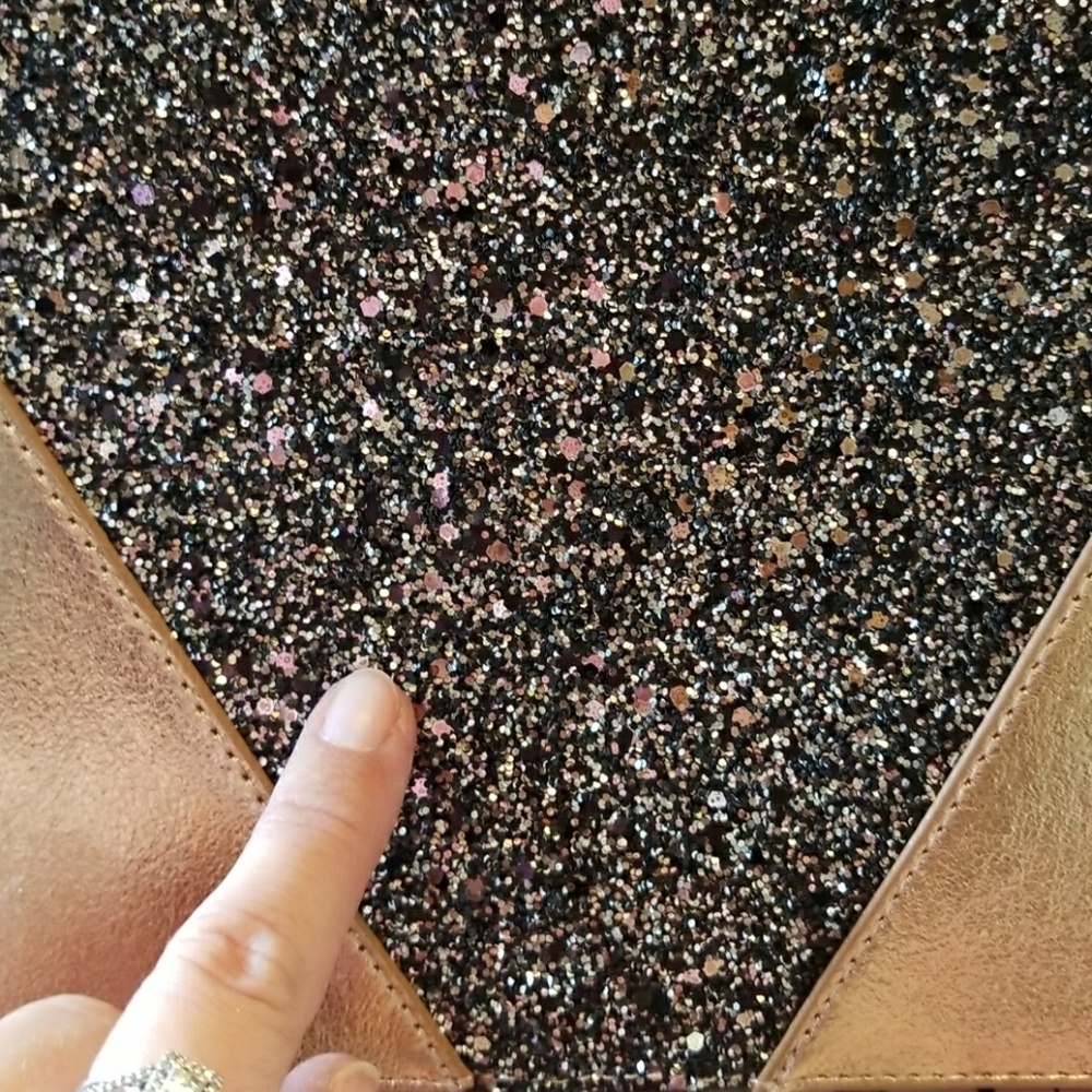 Nwt Rose Gold & Black Large Clutch Express $74 - Picture 2 of 8